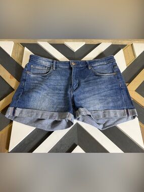 H&M Blue Denim Jean Shorts Size 31